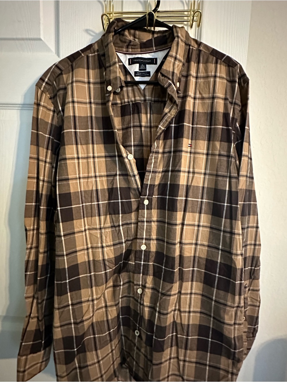 Tommy Hilfiger Men's Brown and Tan Plaid Button-Down Shirt